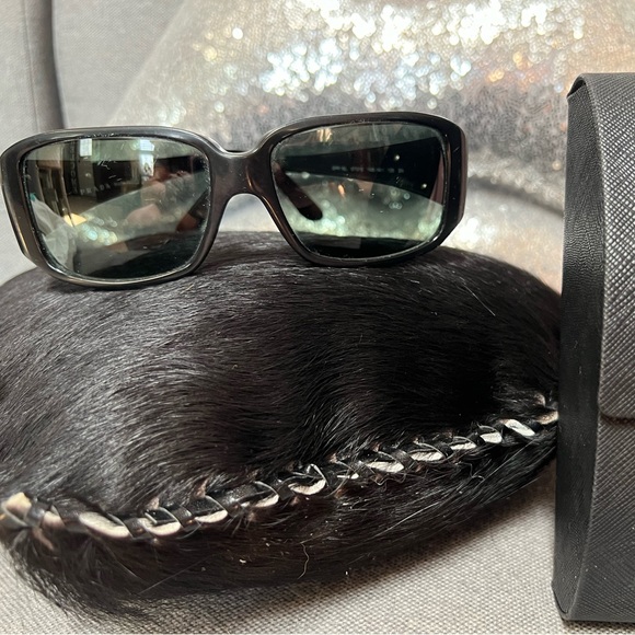 😎 VINTAGE BLACK PRADA SUNGLASSES😎 - Picture 3 of 9
